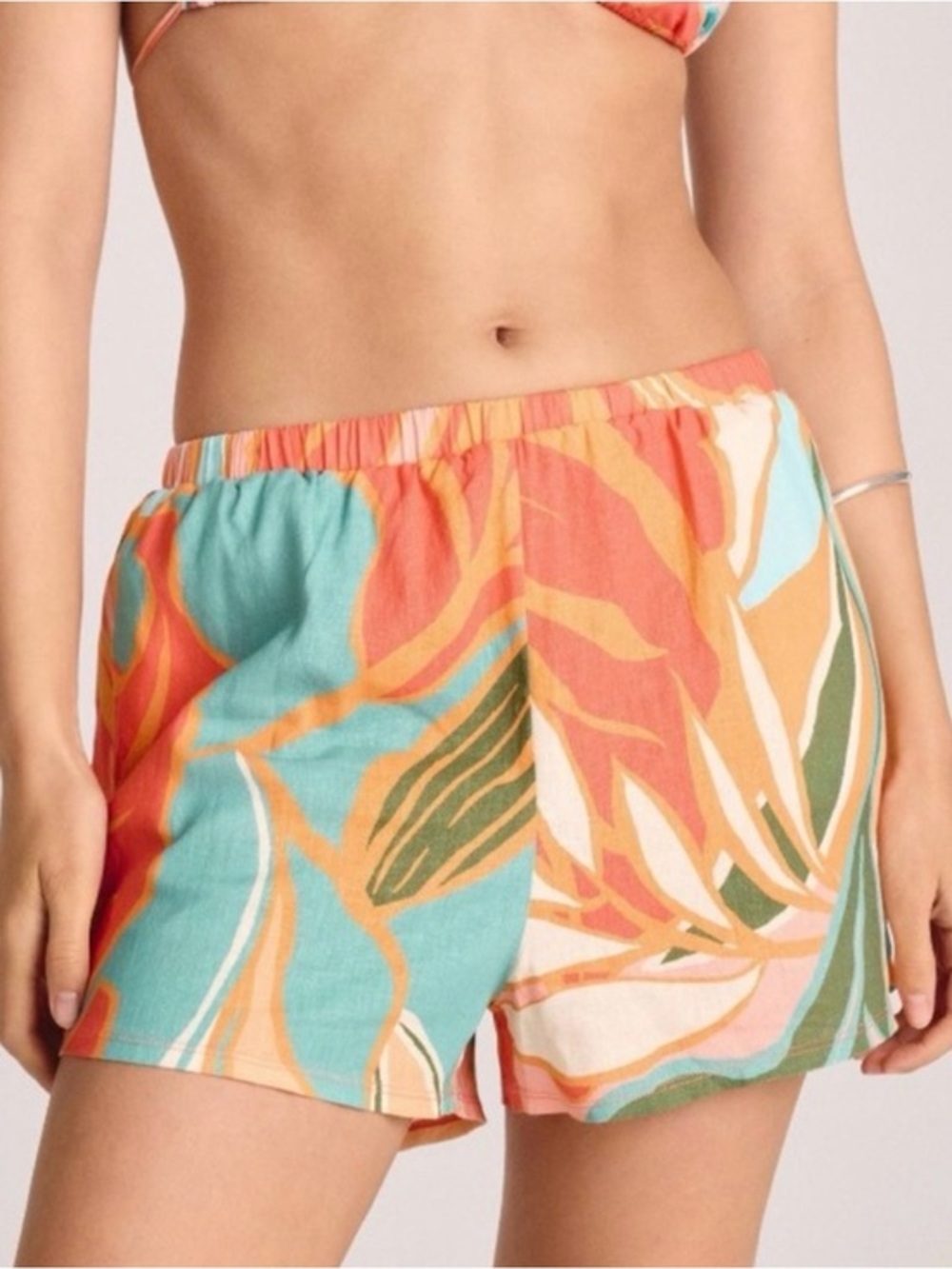 Vitamin A Linen Blend Elastic Pull On Shorts in Tropical Print Multi Size XL